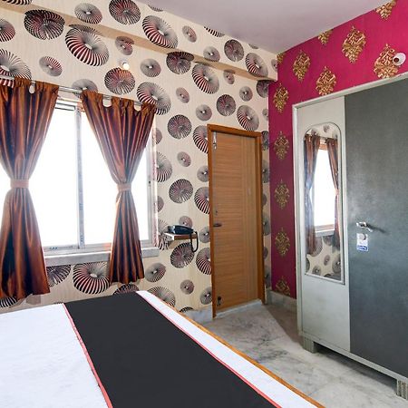 Joy Maa Tara Hotel & Restaurant Колката Екстериор снимка