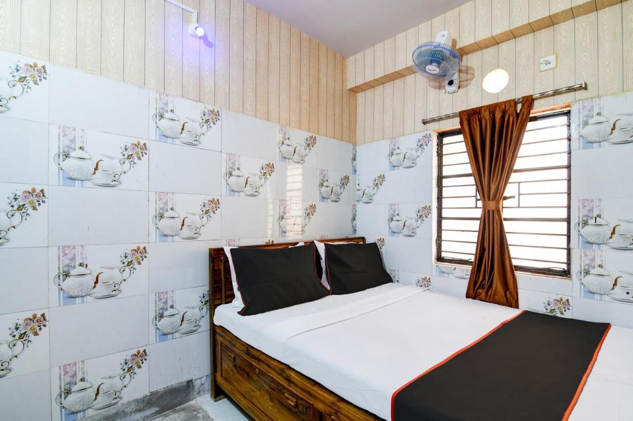 Joy Maa Tara Hotel & Restaurant Колката Екстериор снимка