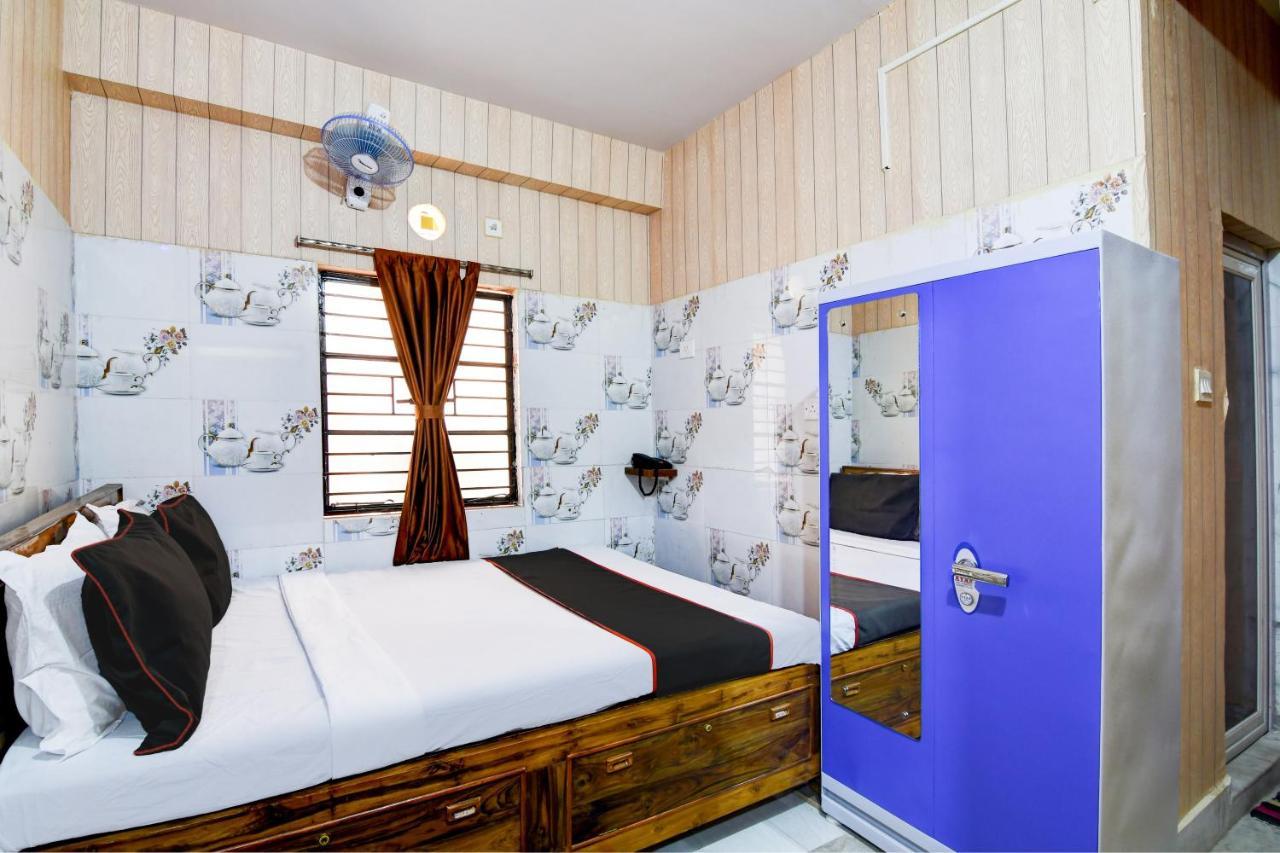 Joy Maa Tara Hotel & Restaurant Колката Екстериор снимка