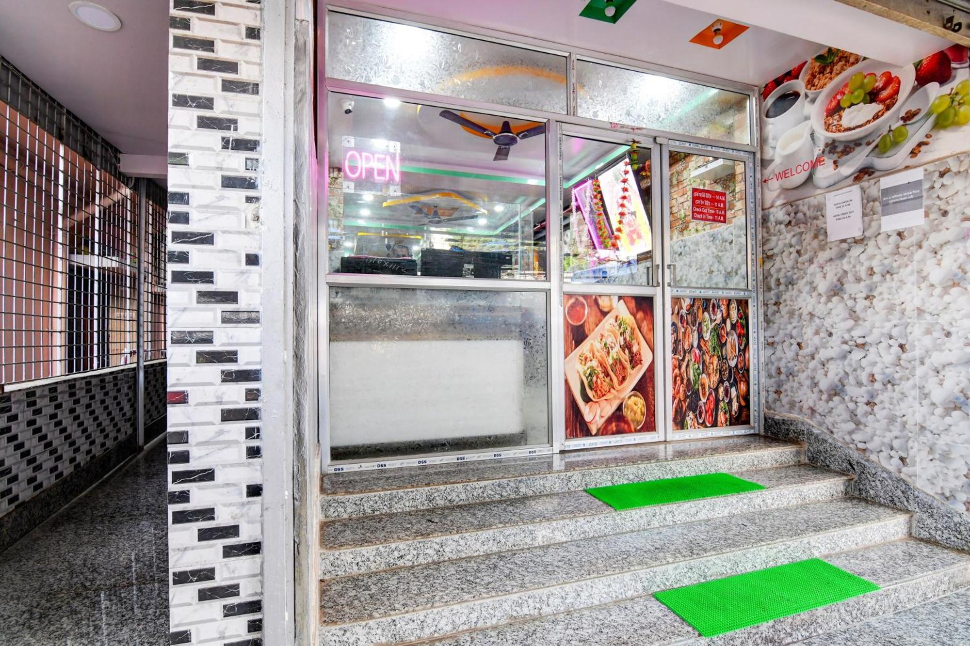 Joy Maa Tara Hotel & Restaurant Колката Екстериор снимка