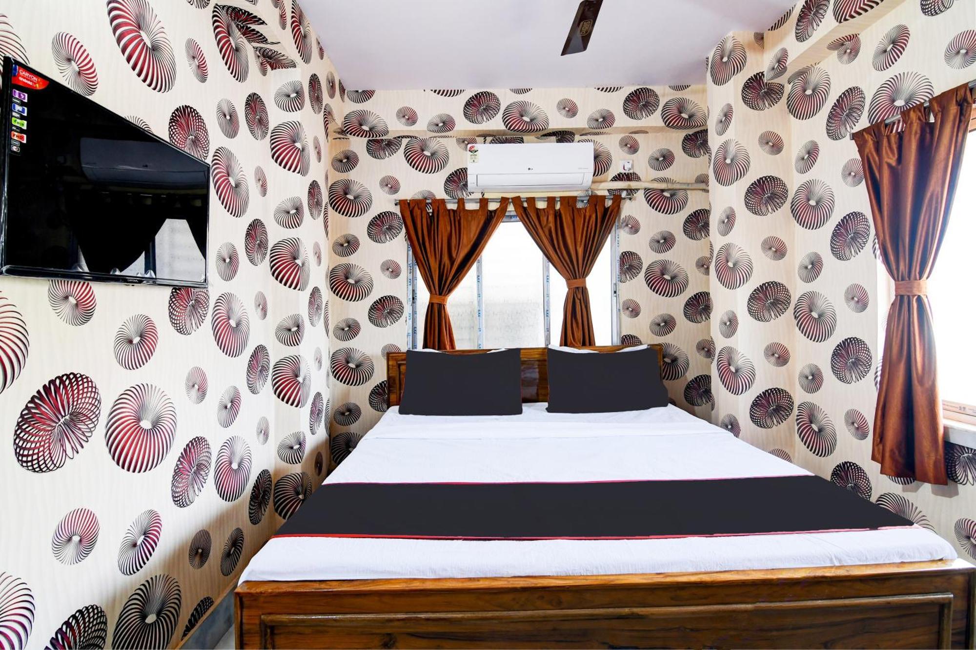 Joy Maa Tara Hotel & Restaurant Колката Екстериор снимка