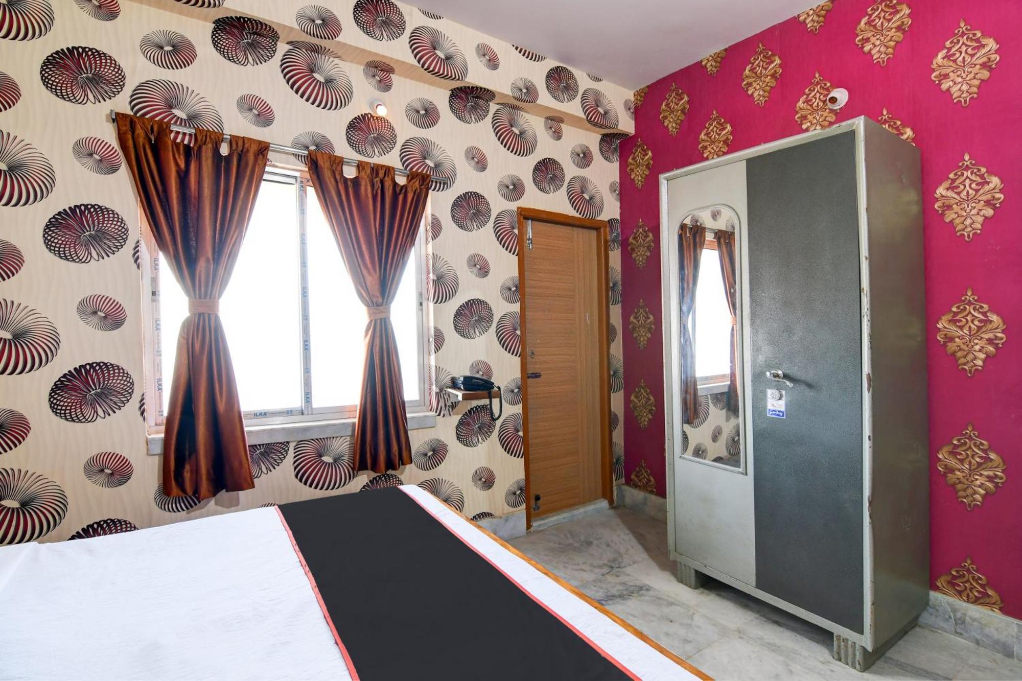 Joy Maa Tara Hotel & Restaurant Колката Екстериор снимка