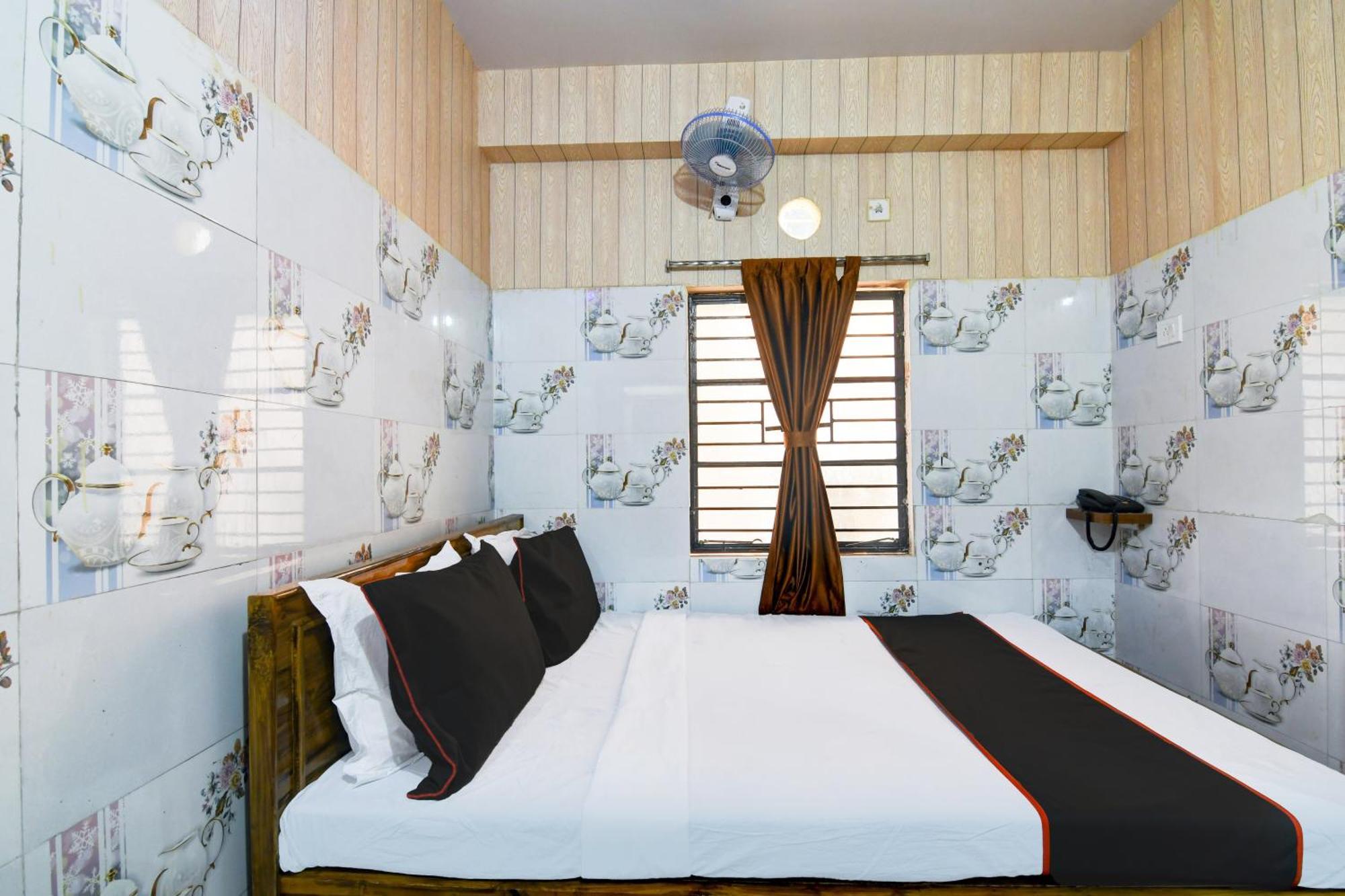 Joy Maa Tara Hotel & Restaurant Колката Екстериор снимка